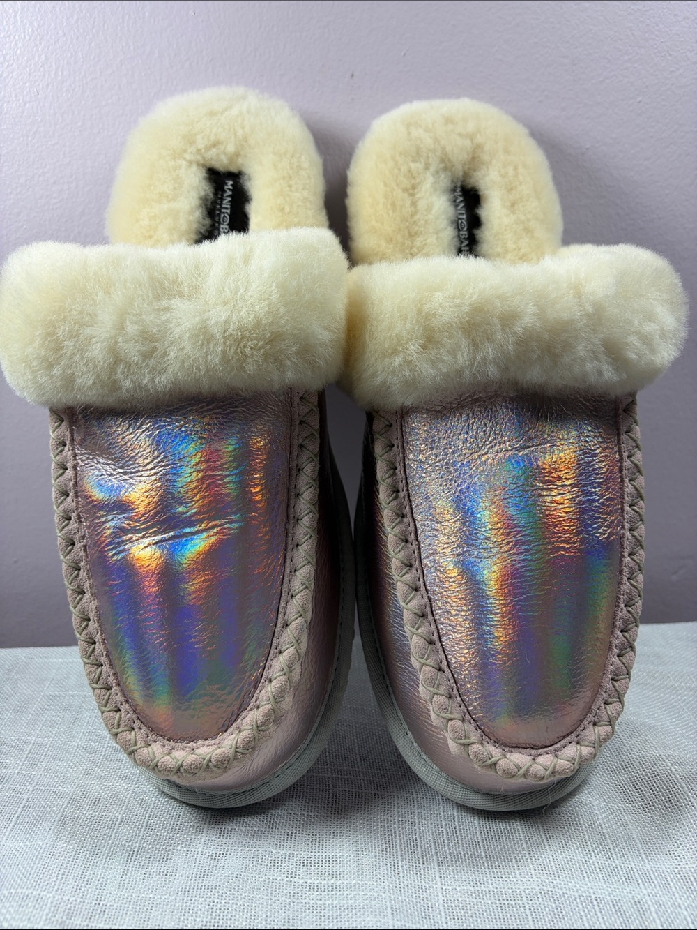 Manitobah Mukluks Cabin Slide — Pink Illusion Shearling Mule NIB